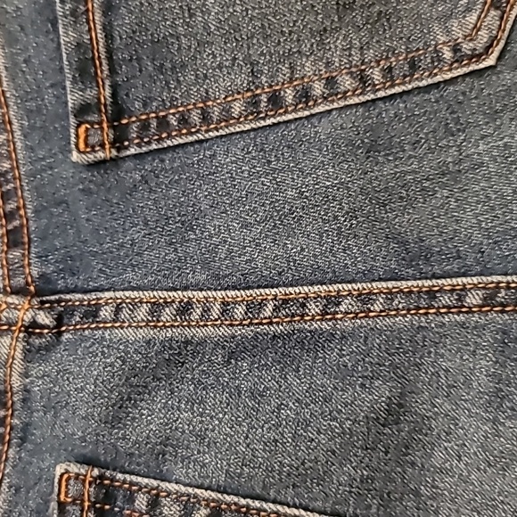 Old Navy Denim Shorts - Picture 6 of 8